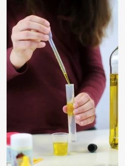 Chimie Sans Danger - 150 Expériences Buki Bleu - Buki -Périphériques Pour Enfants chimie sans danger 150 experiences buki 4